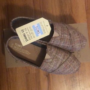 Toms 7.5 shoes